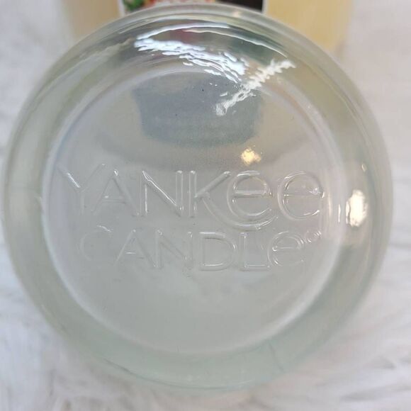 Yankee Christmas Cookie 22 oz. Jar Candle - Picture 6 of 6